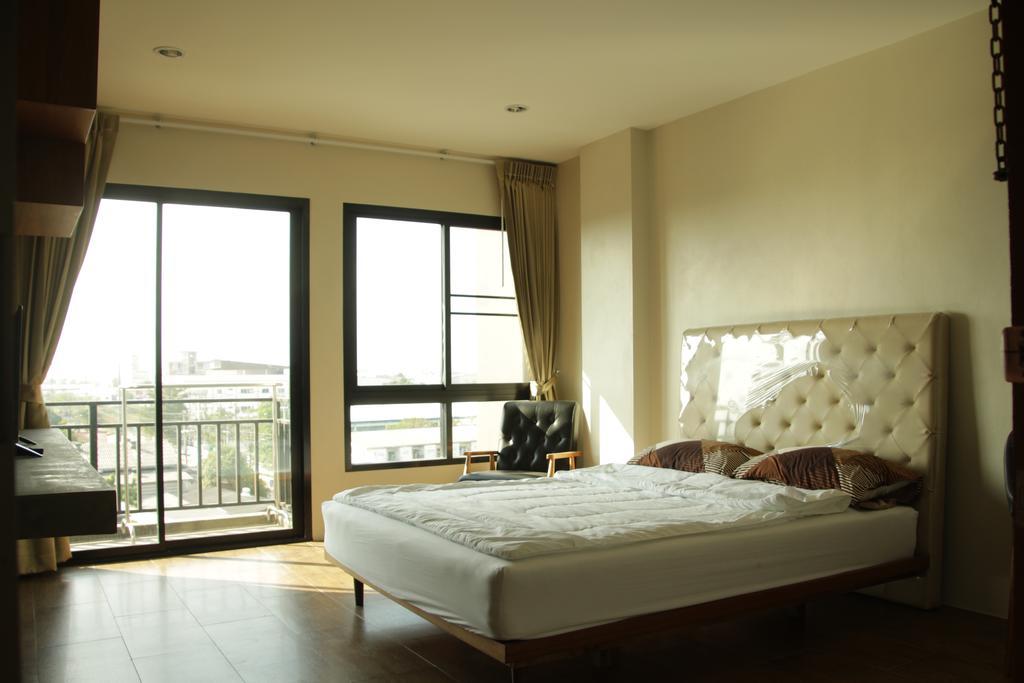 The Residence Thepkanjana Ban Khlong Krathum Baen Buitenkant foto