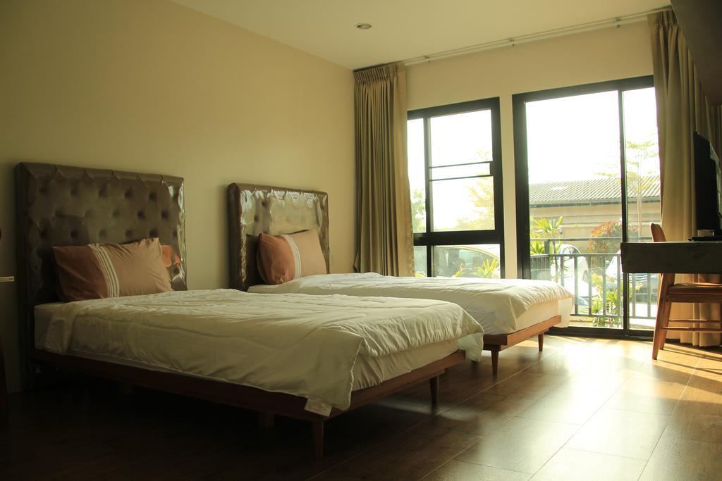 The Residence Thepkanjana Ban Khlong Krathum Baen Buitenkant foto