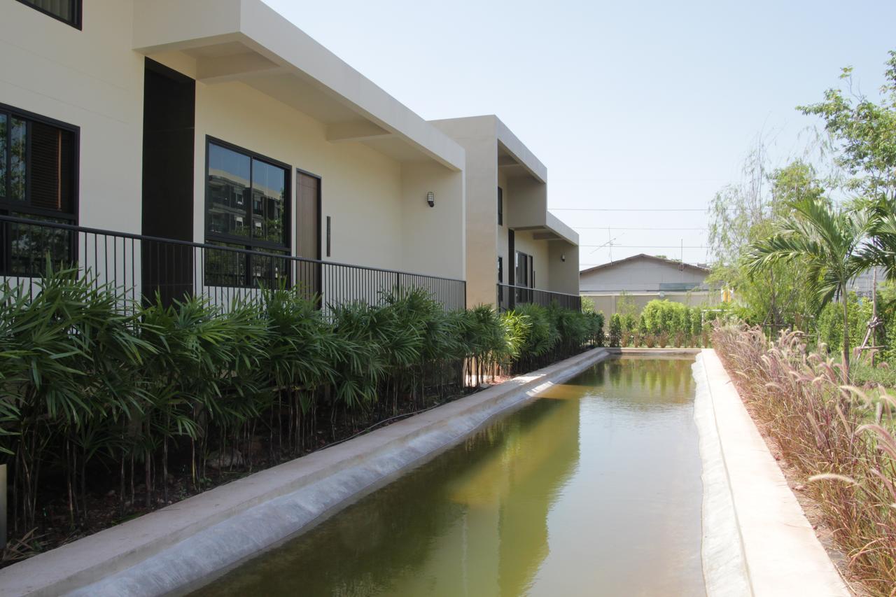 The Residence Thepkanjana Ban Khlong Krathum Baen Buitenkant foto