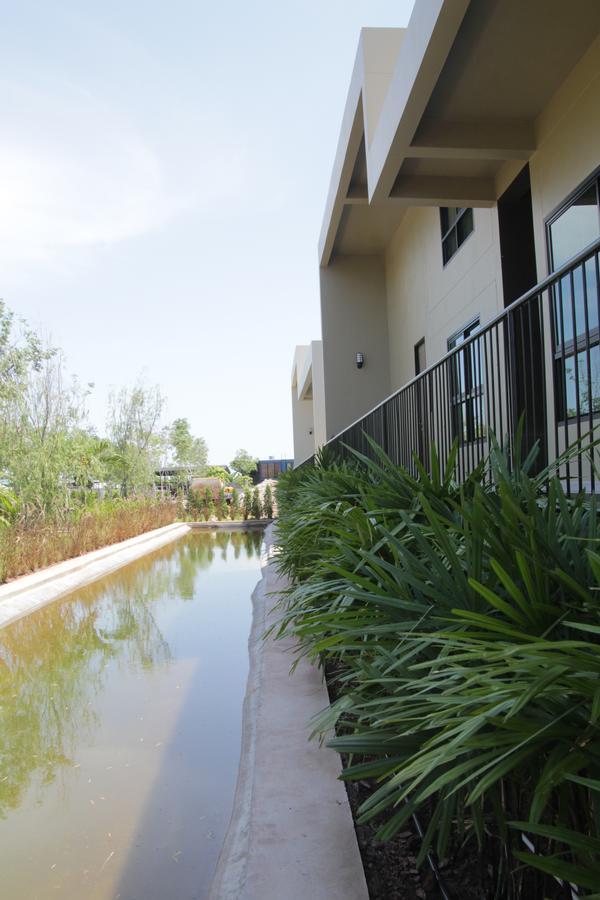 The Residence Thepkanjana Ban Khlong Krathum Baen Buitenkant foto